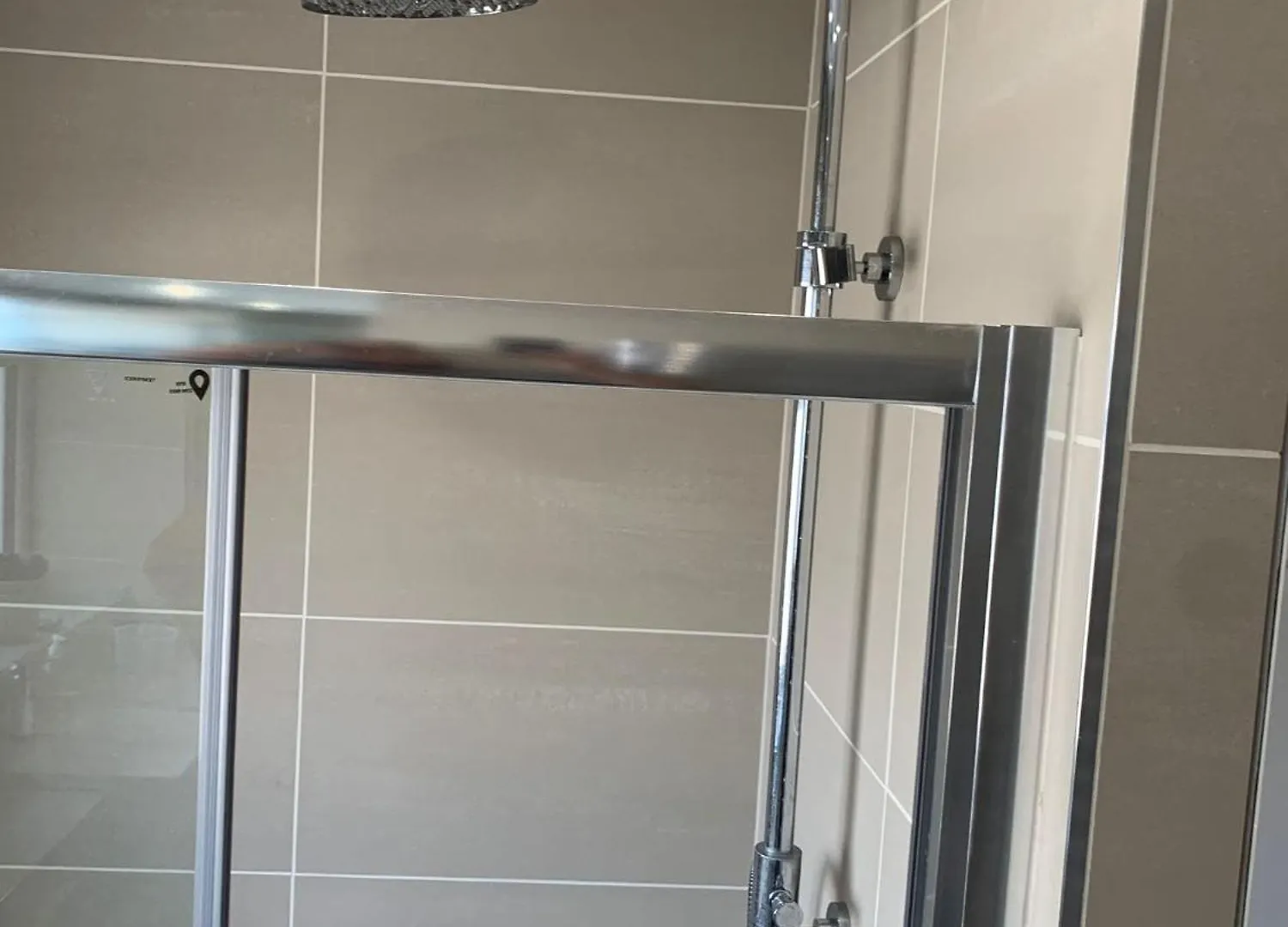 Guest house Beaconsfield House, Modern, Recently Refurbished, Self Check-In, Free Parking And Near Luton Airport Hotel