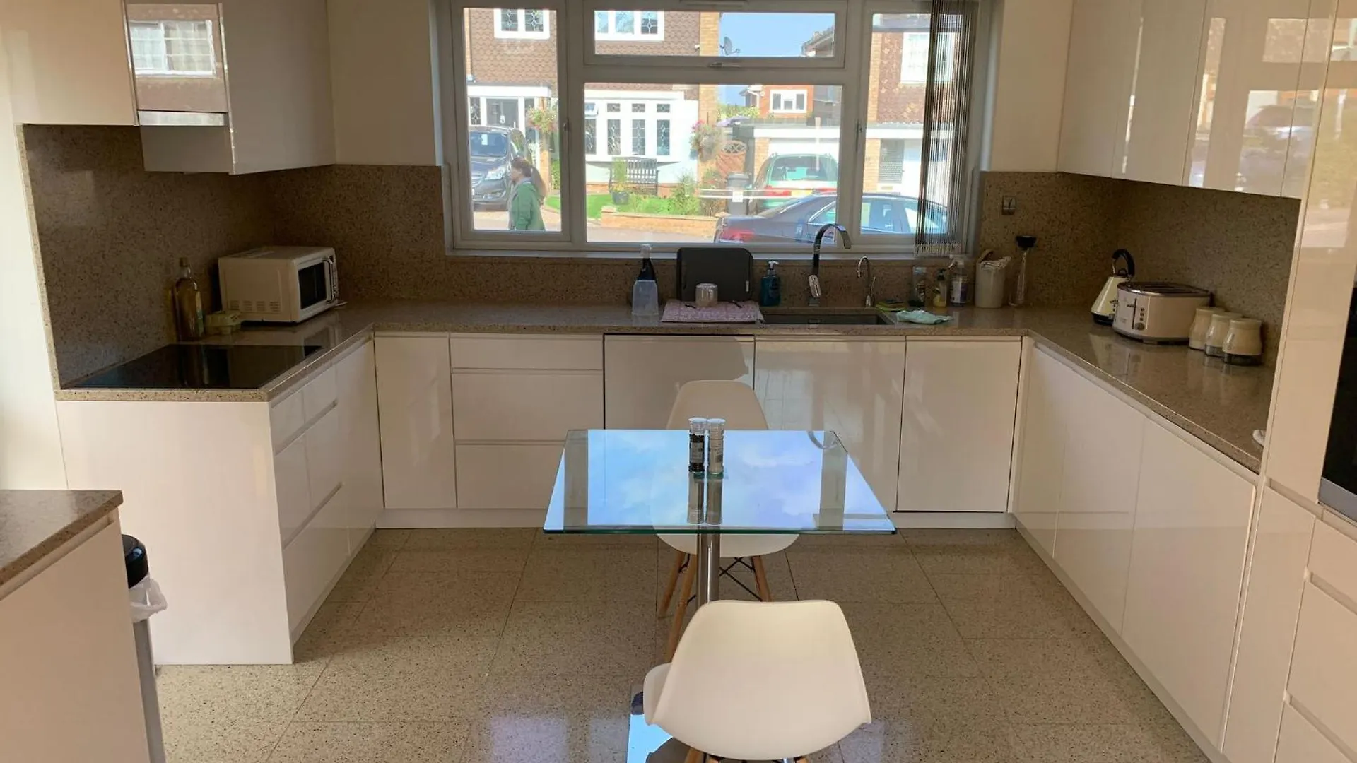 Beaconsfield House, Modern, Recently Refurbished, Self Check-In, Free Parking And Near Luton Airport Hotel Guest house Luton (Bedfordshire)