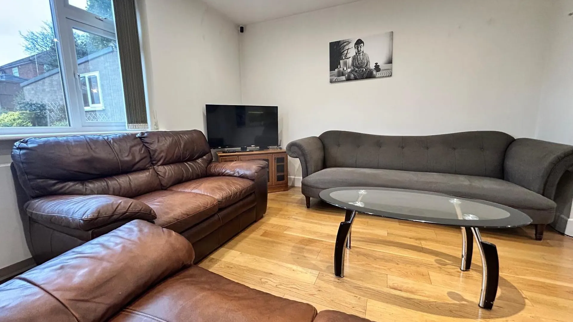 Beaconsfield House, Modern, Recently Refurbished, Self Check-In, Free Parking And Near Luton Airport Hotel 0*, Luton (Bedfordshire) United Kingdom
