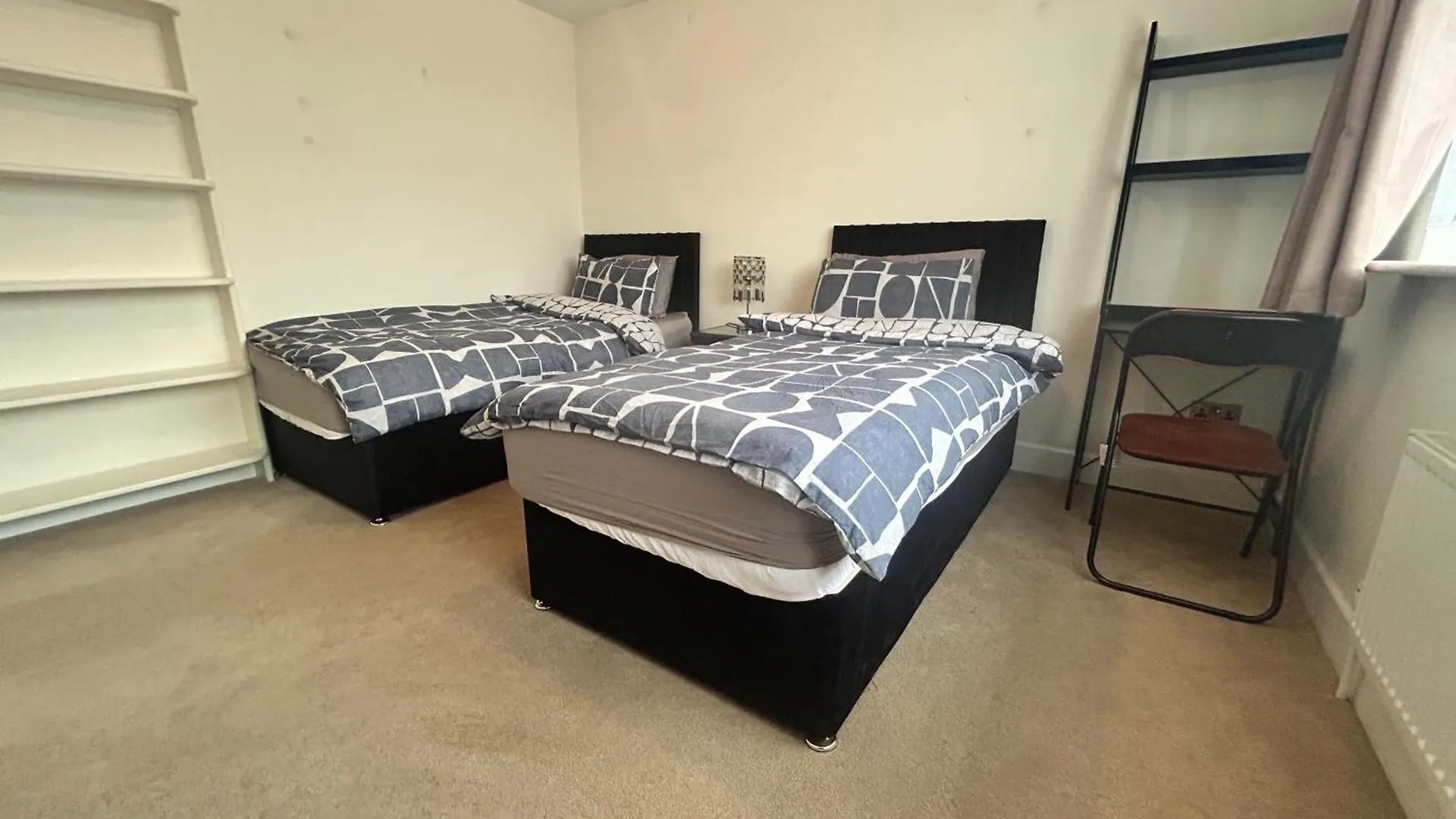Beaconsfield House, Modern, Recently Refurbished, Self Check-In, Free Parking And Near Luton Airport Hotel Guest house Luton (Bedfordshire)