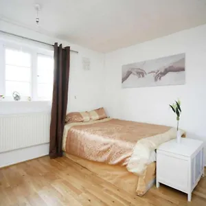 Comfy Doubles Aparthotel London